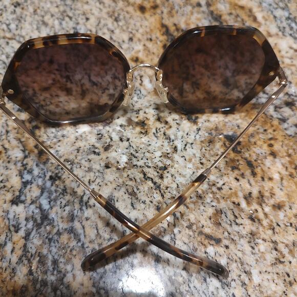 Sonix Willow Sunglasses Womens Oversized Hexagon Gold Frame 500-1860-005 main image 13